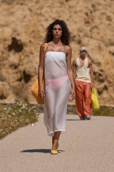 Look 9